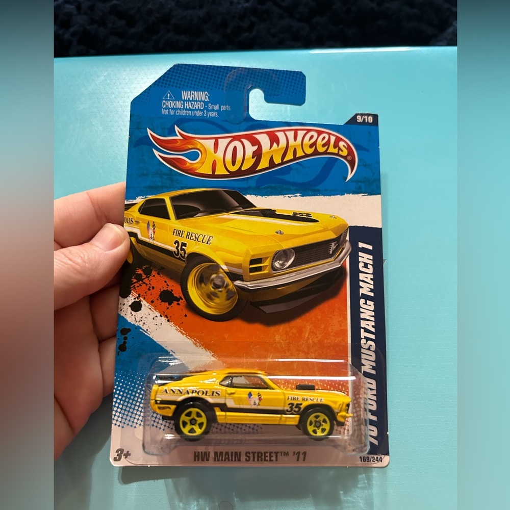 Hotwheels 70 Ford Mustang Mach 1 2011